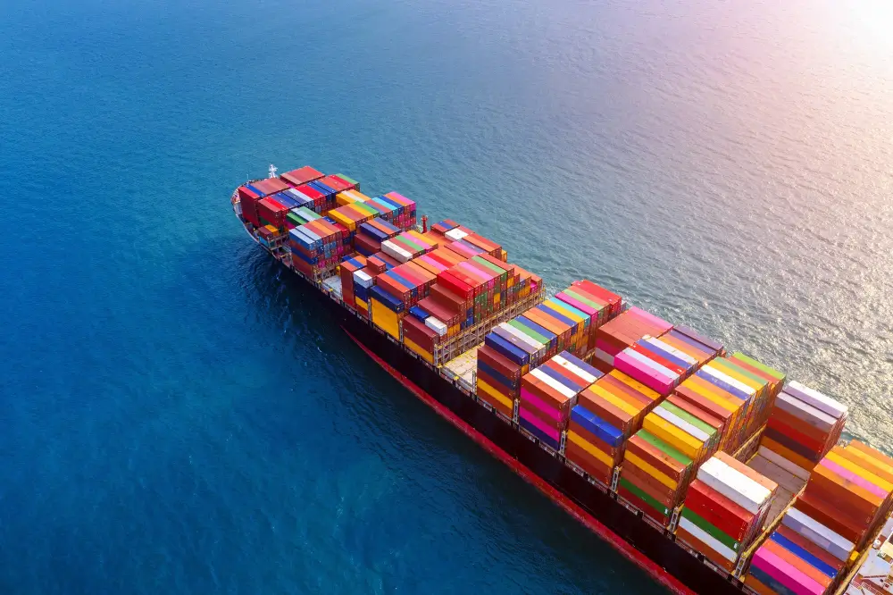 navio com container representando o desligamento da di