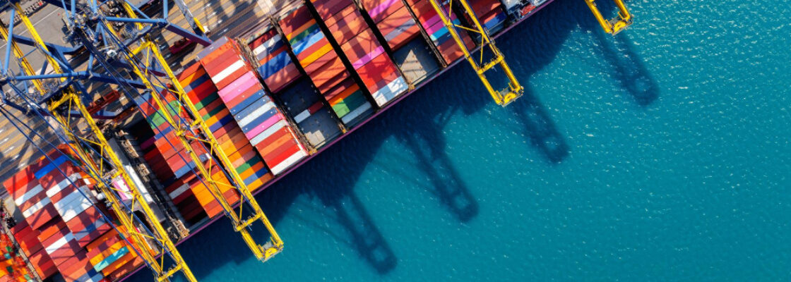 navio com containers